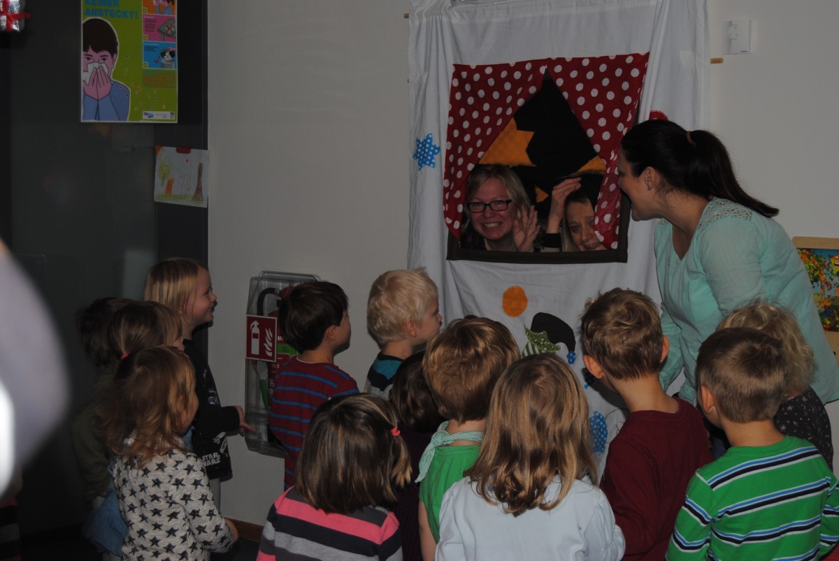 Ein Puppentheater zu Weihnachten - Eltern erzählen 