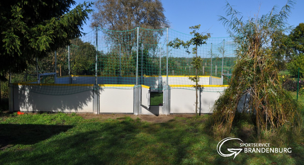 Hinterer Garten mit Socceranlage